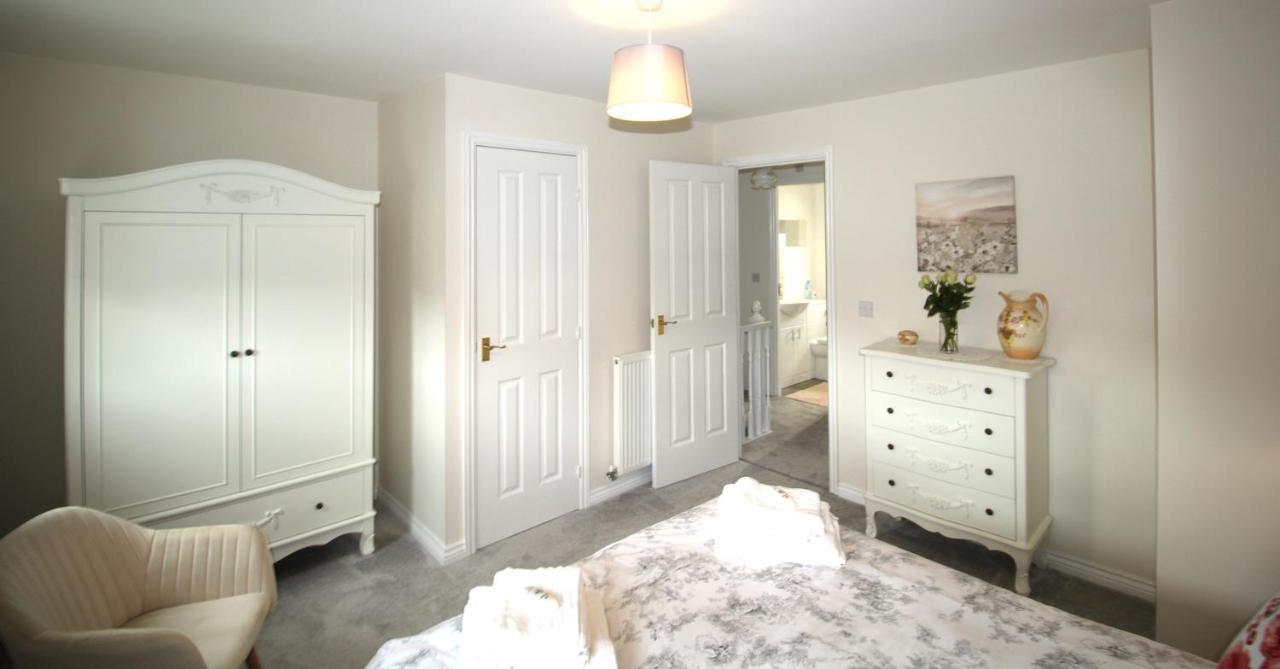 Ashington - 2 Bedroom House - Beautifully Decorated & Furnished - Large Garden Exterior photo