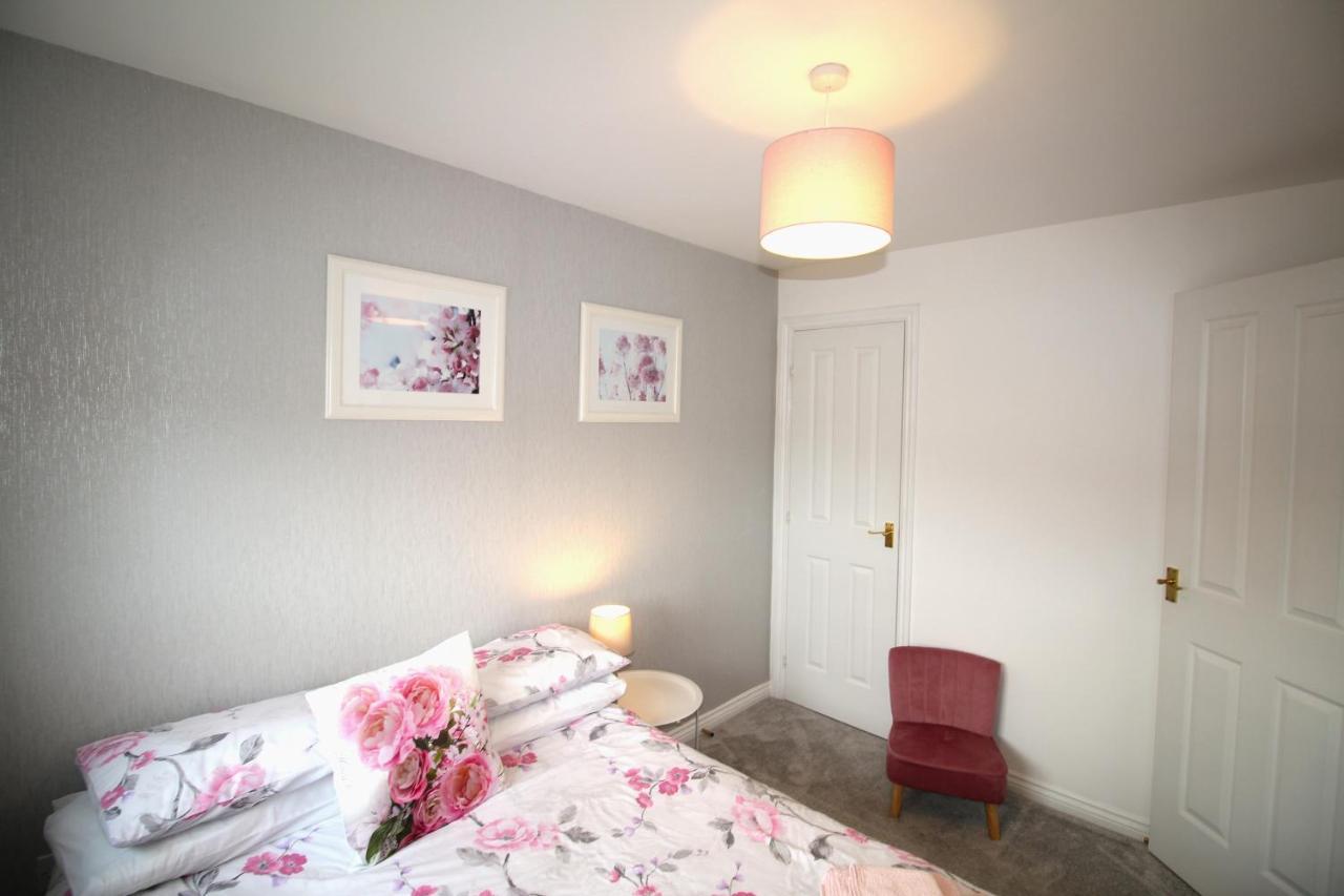 Ashington - 2 Bedroom House - Beautifully Decorated & Furnished - Large Garden Exterior photo